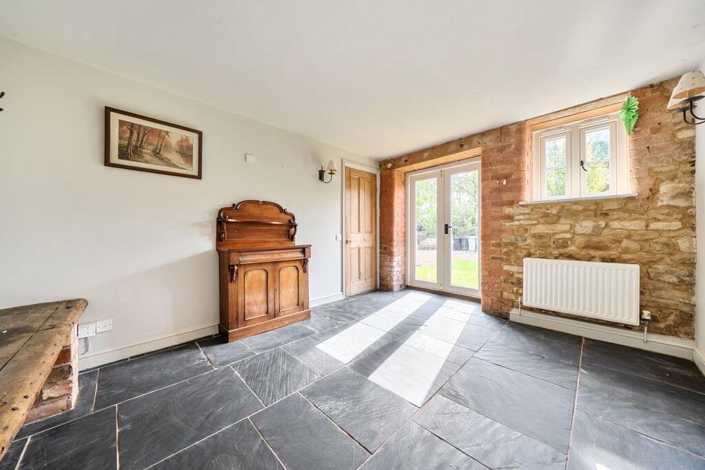 Angus Farm, Teigh - More