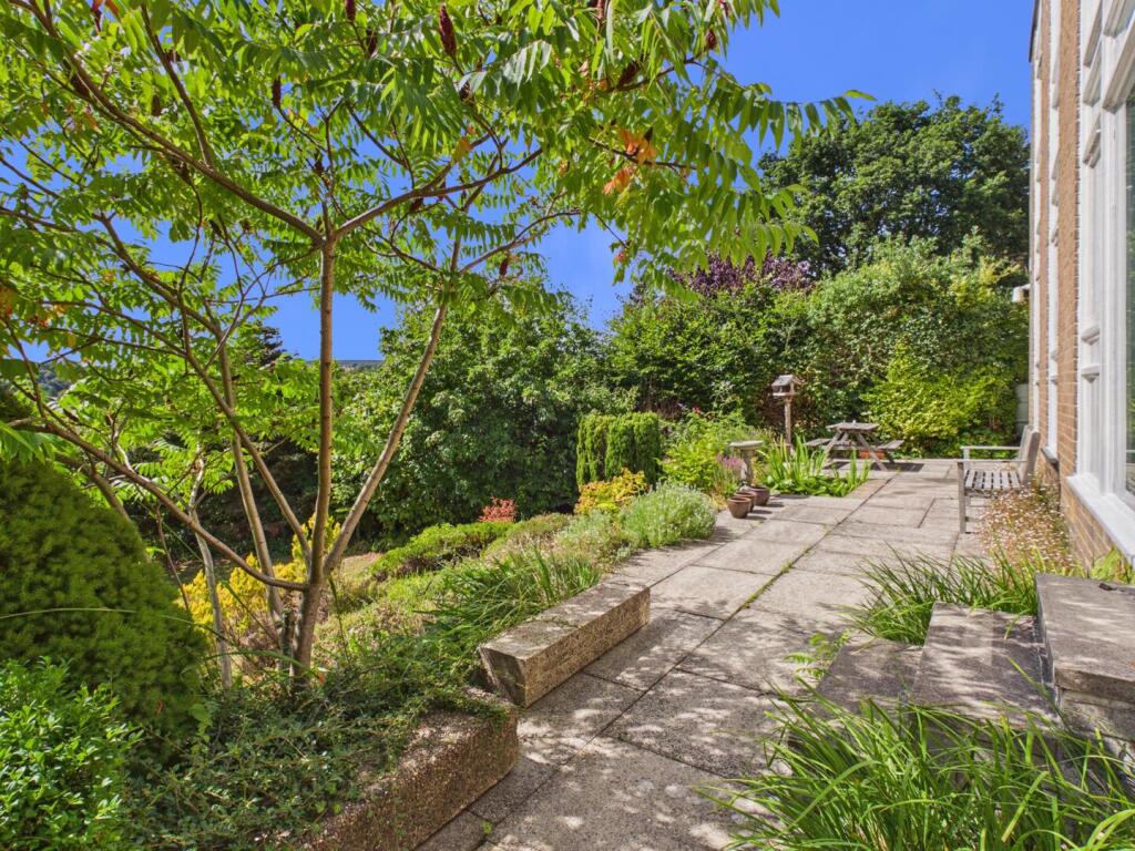 House in Sheffield, South Yorkshire - More