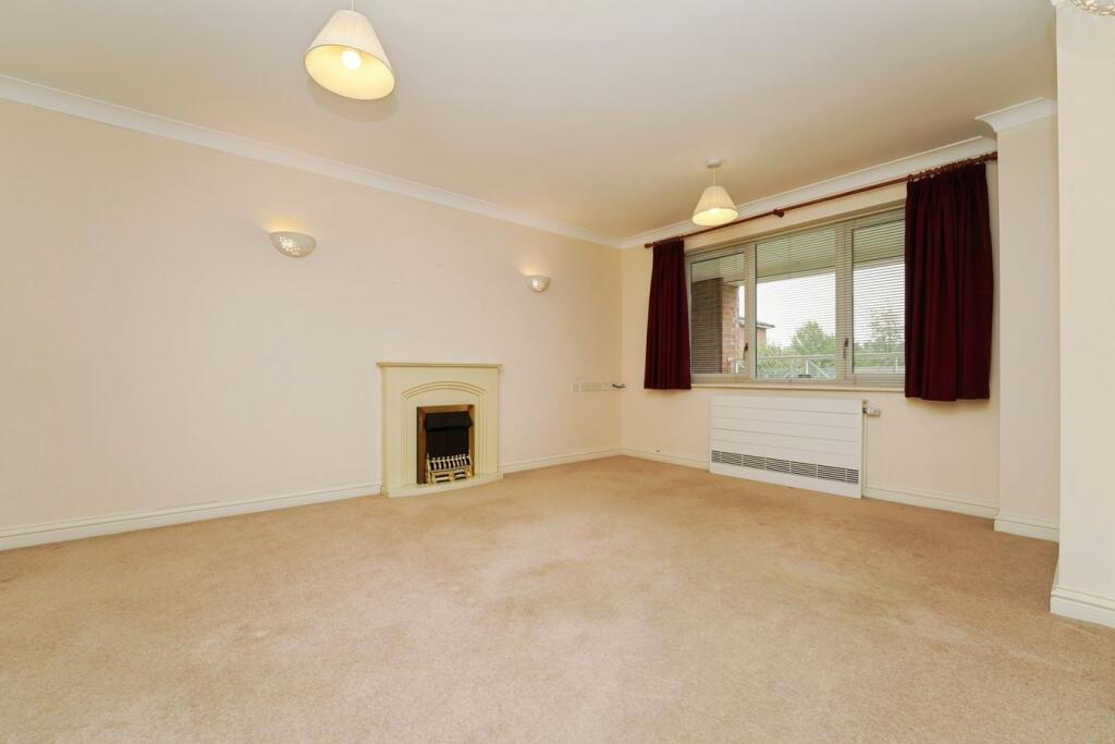 Apartment in Gloucester - View 2