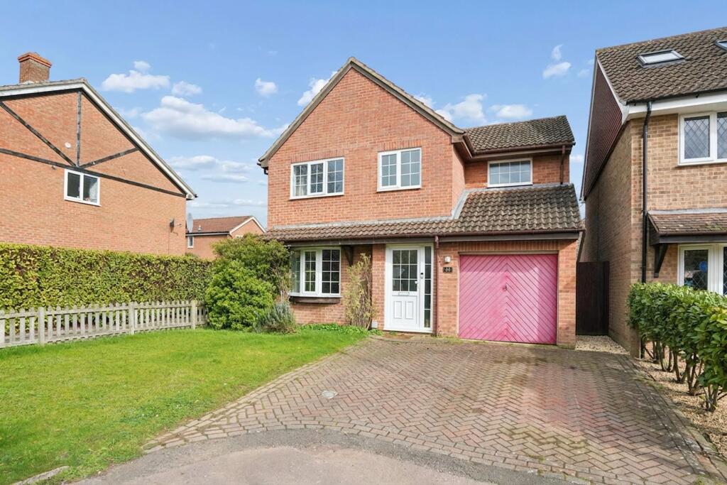 Main image of property: Kysbie Close, Abingdon, OX14
