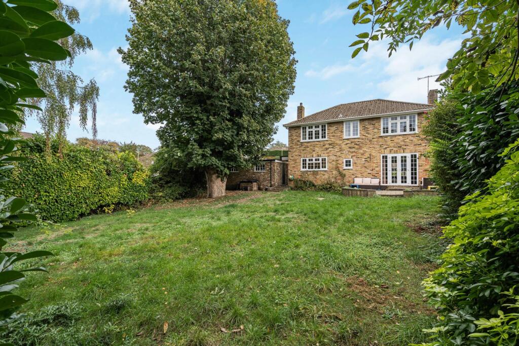 House in East Hampshire, Alton - More