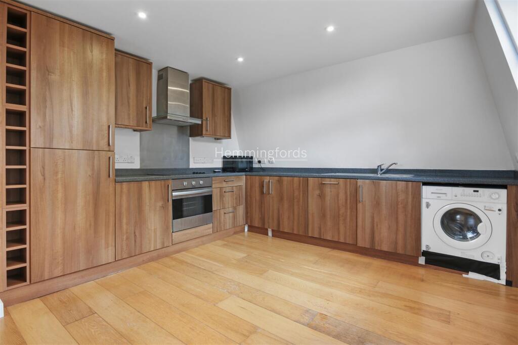 Apartment in London - View 5