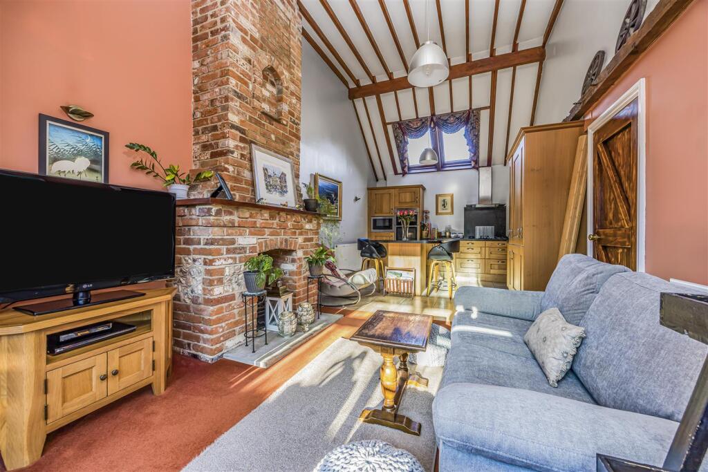 House in Chichester, Runcton, North Mundham - View 2