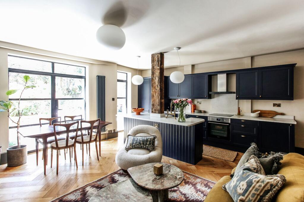 Main image of property: Yonge Park, London, N4
