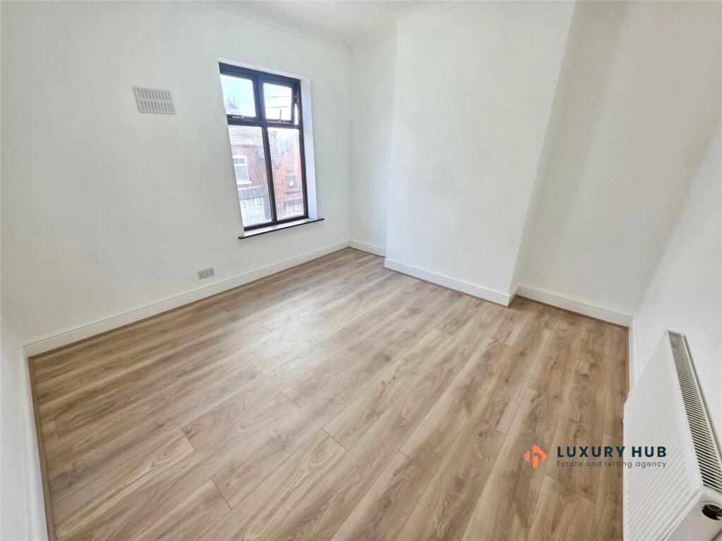 House in Stoke-on-Trent - More