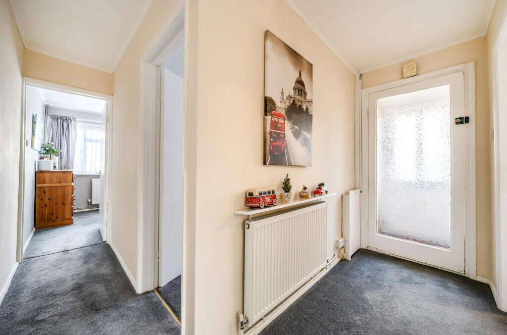 Waverley Road, Coleview, Swindon, SN3 photo 4