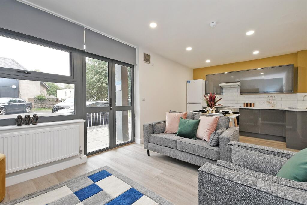 Apartment in Sheffield - View 4