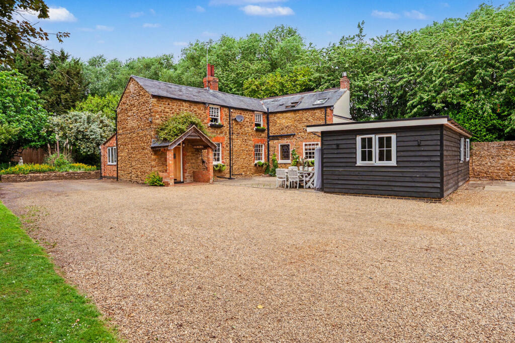 Weston Mill Lane, Weston Favell, Northampton, NN3 3HJ