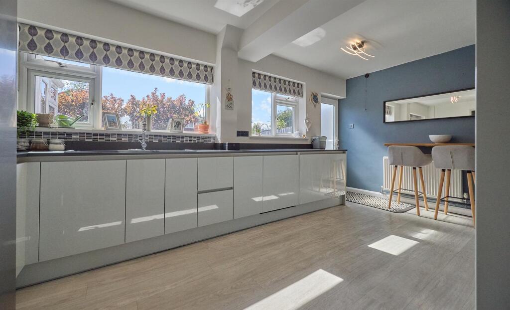 House in Hinckley and Bosworth, Leicestershire - More