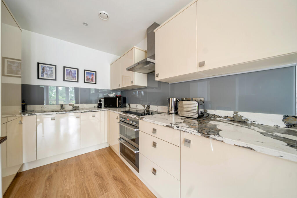 Apartment in London - View 2