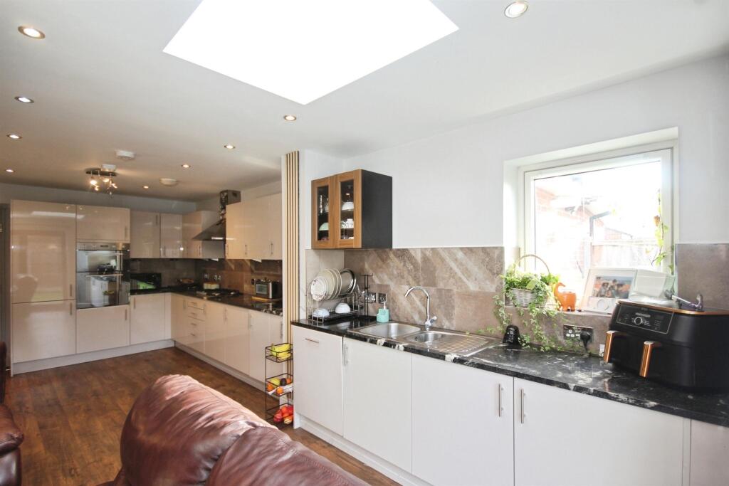 Kempton Drive, WARWICK photo 3