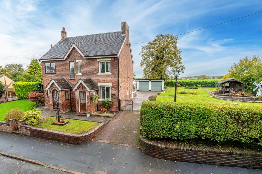 2-bed semi-detached on Hilton Lane, Shareshill, WV10, £325,000