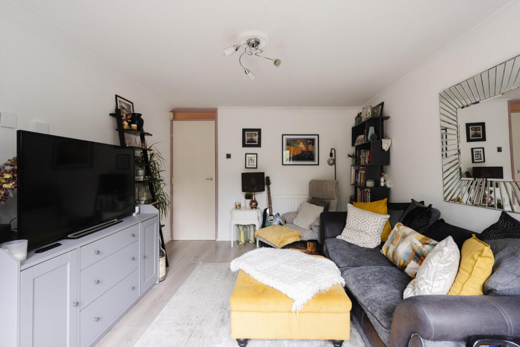 Apartment in Basildon, Queens Park, Billericay - More