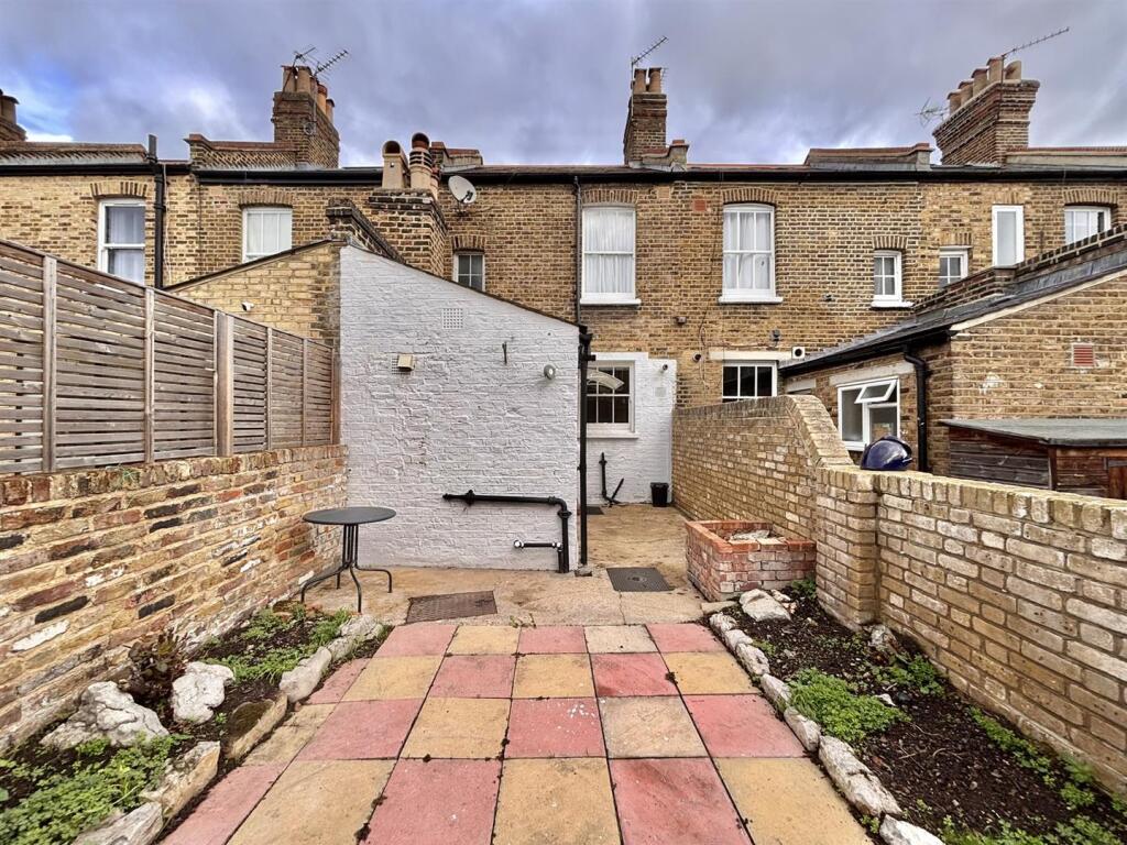 2 bedroom terraced house for rent