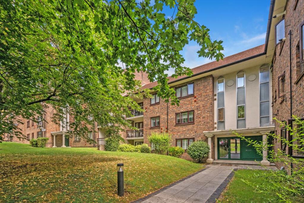 Main image of property: Clandon Gardens, Finchley