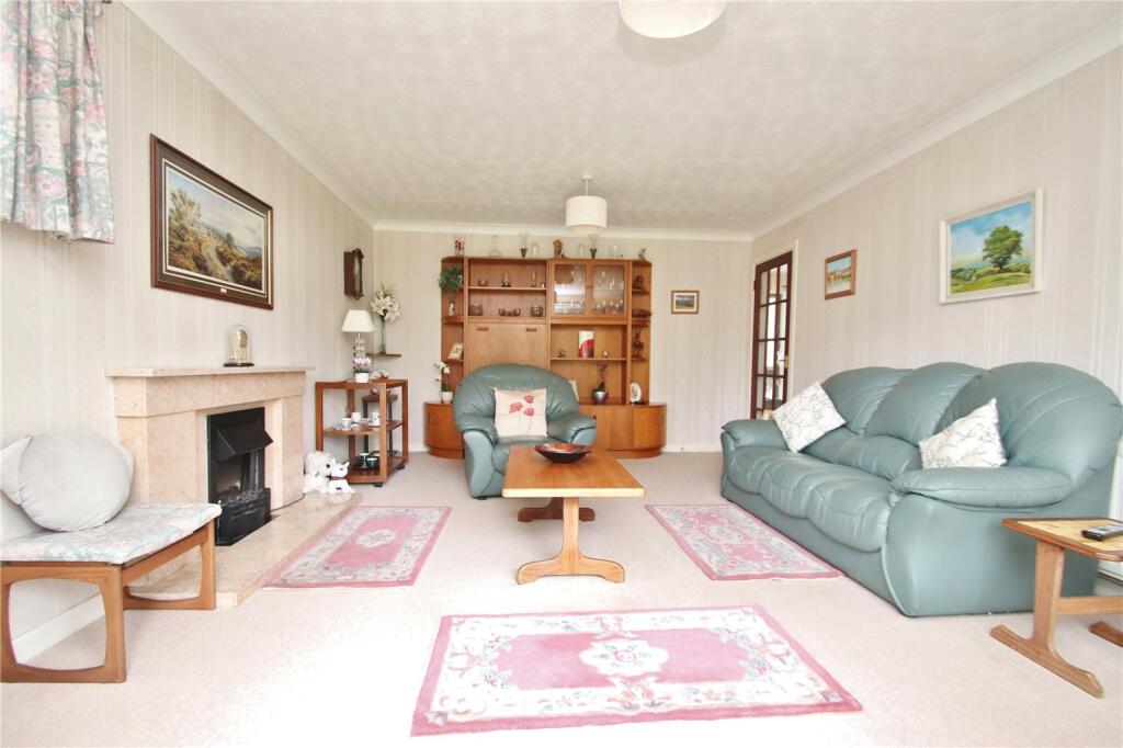 The Chase, Verwood, Dorset, BH31 photo 4