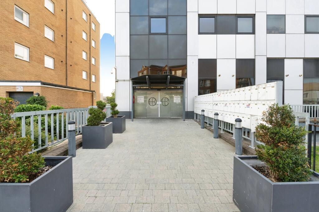 Southchurch Avenue, Southend-on-Sea, Essex, SS1 photo 2