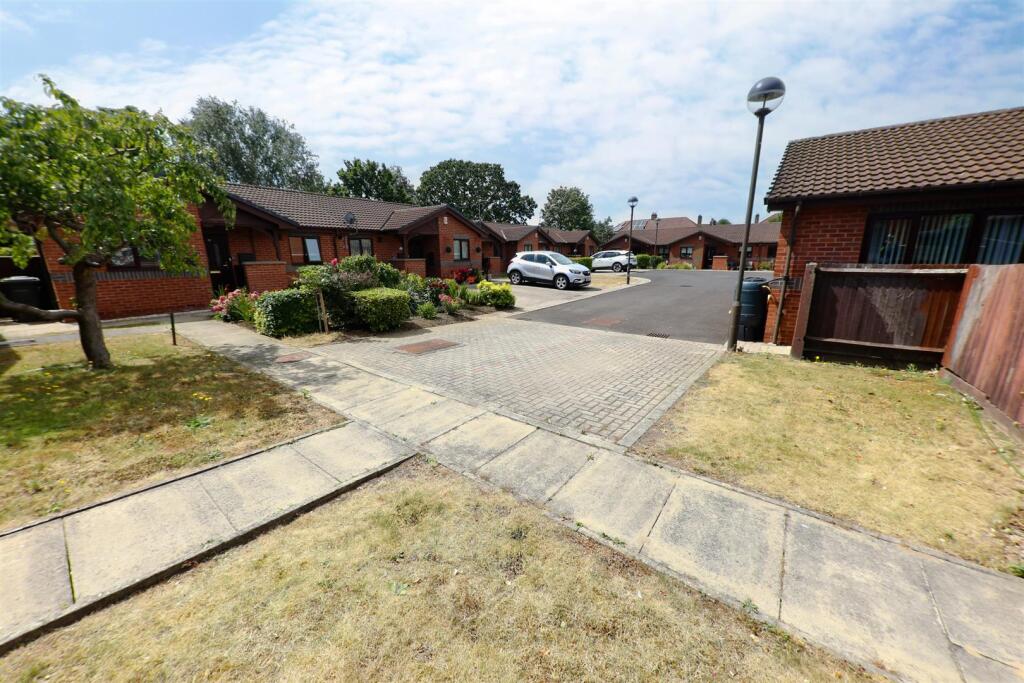 Tynedale Court, Kirk Sandall, Doncaster photo 3