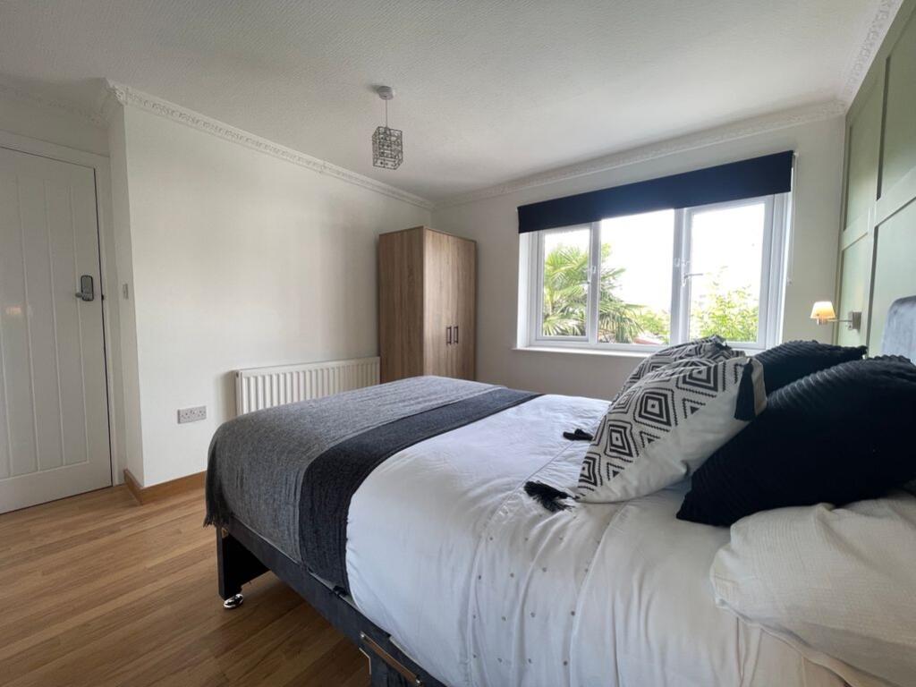 House in Nottingham, Beeston - More
