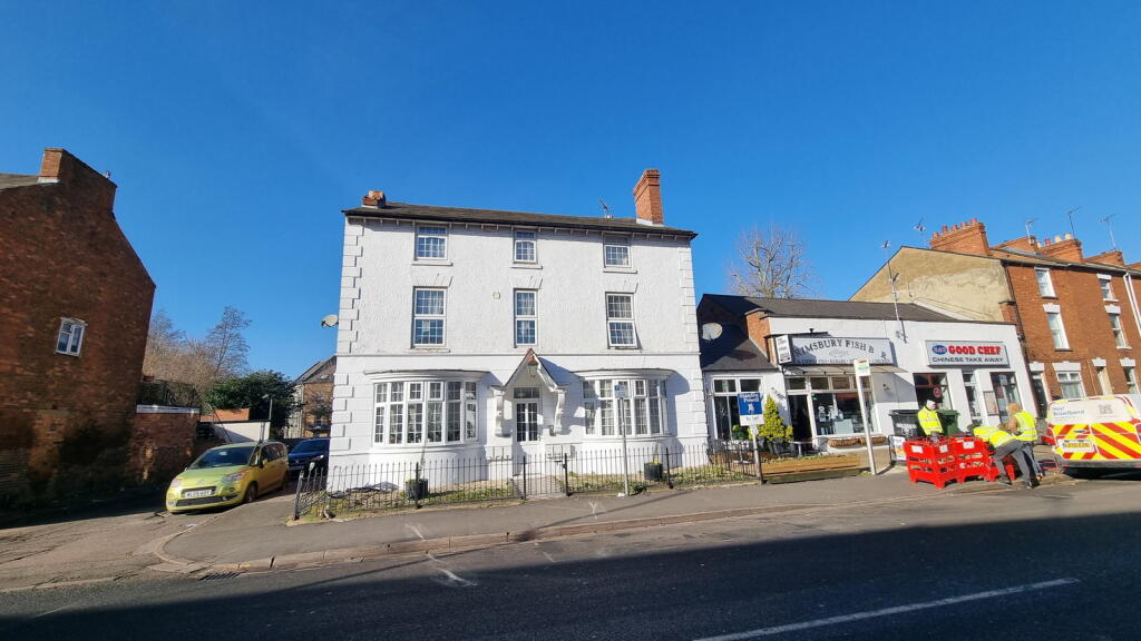 Main image of property: Middleton Road, Banbury, OX16 3QR