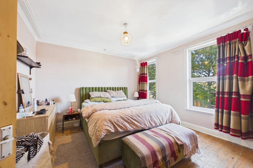 House in Leeds, Gipton - More