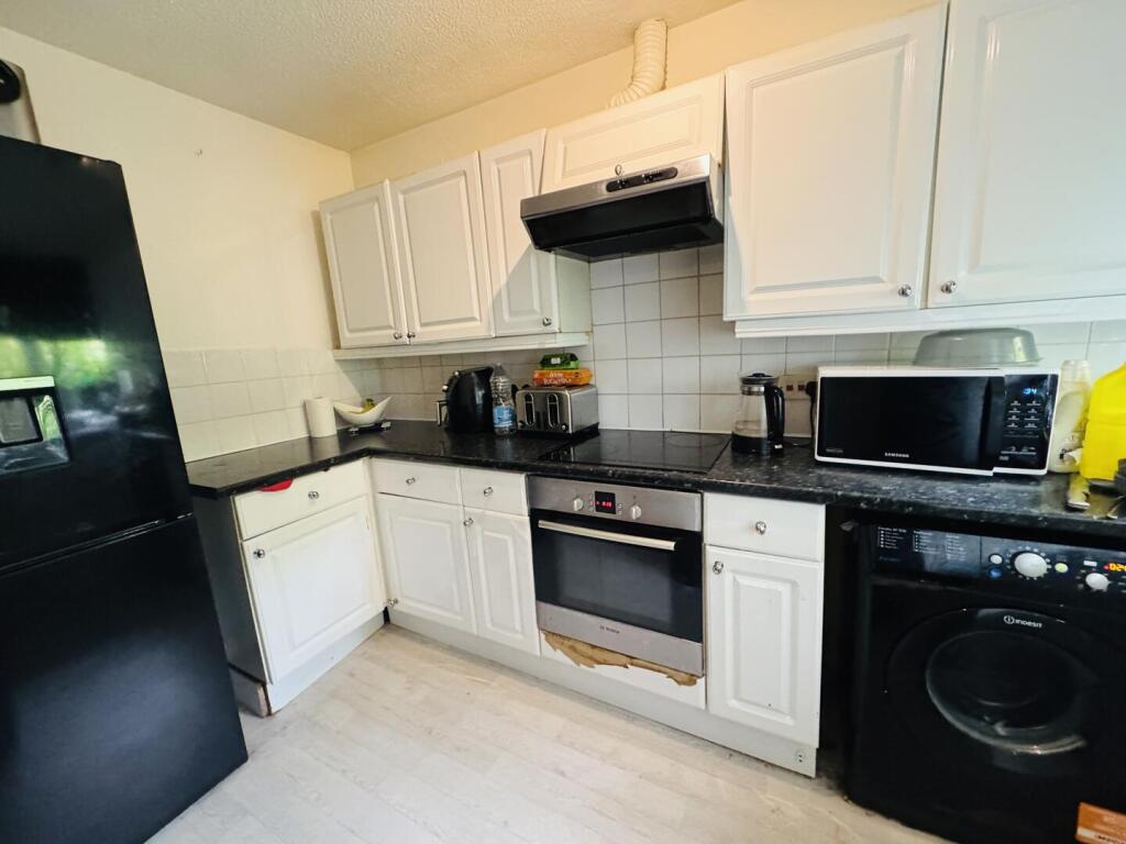 House in Crawley, Maidenbower, Worth - View 4