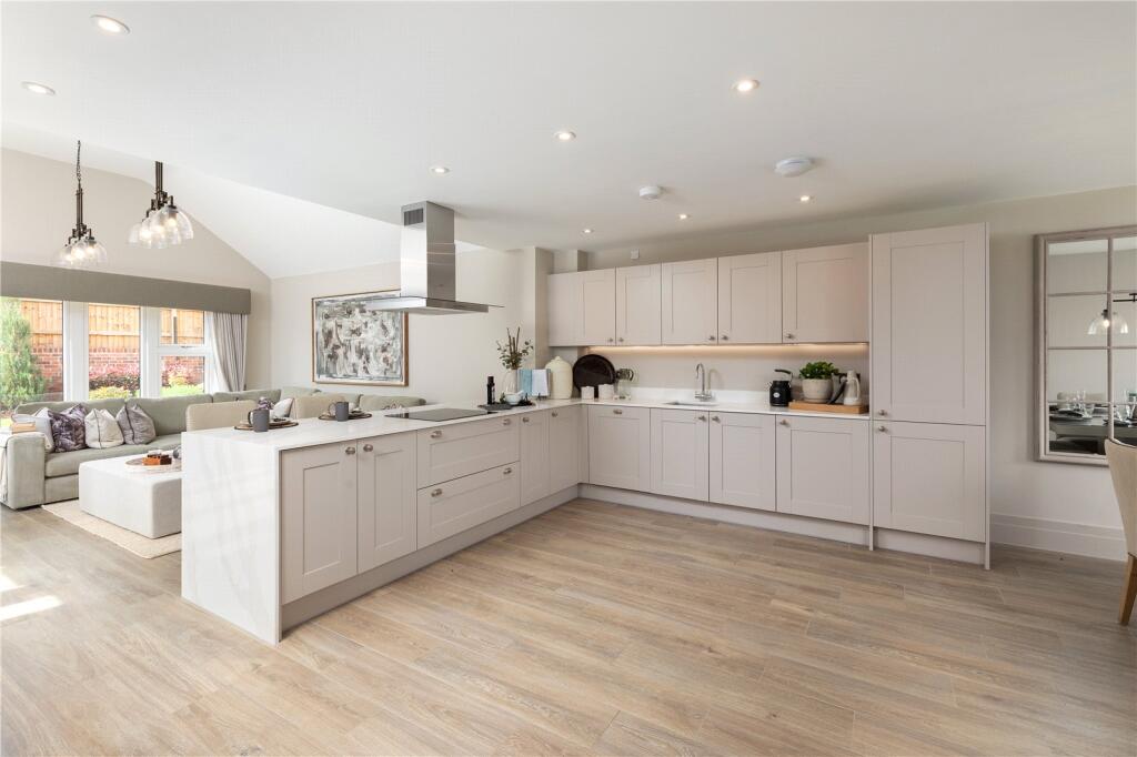 House in Worcester - View 2