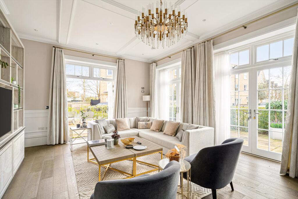 Main image of property: Barrons Chase, Richmond TW10