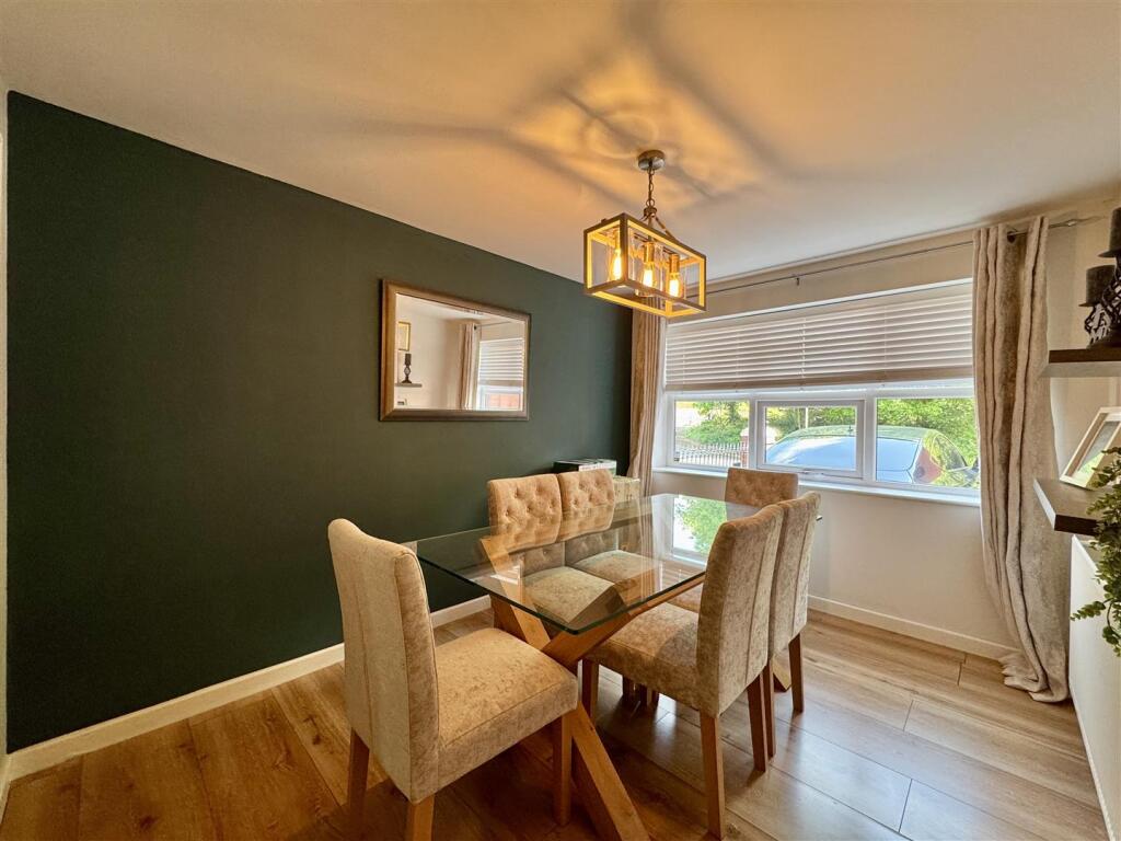 Cooknell Drive, Stourbridge photo 4