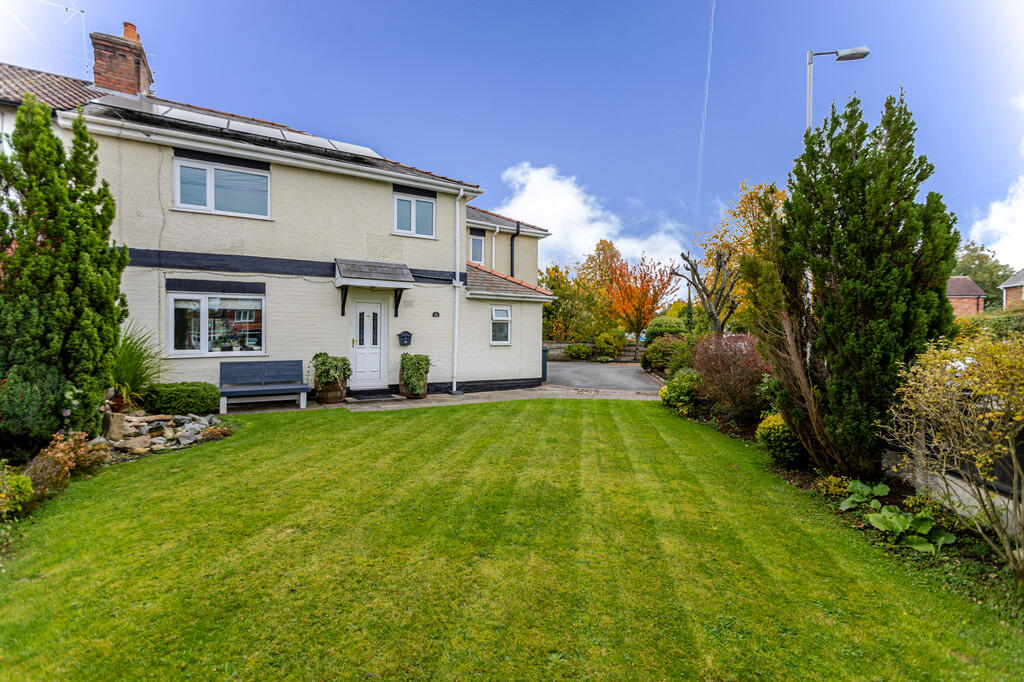 4-bed semi-detached on West Avenue, Rudheath, Northwich, £300,000