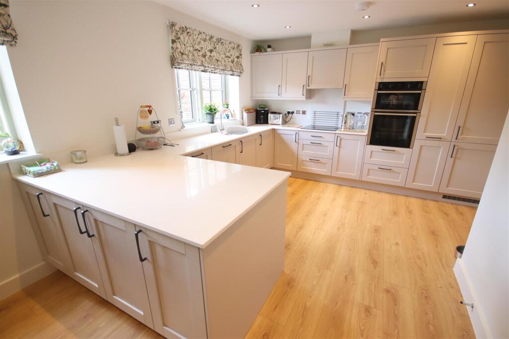 House in Swindon - View 4