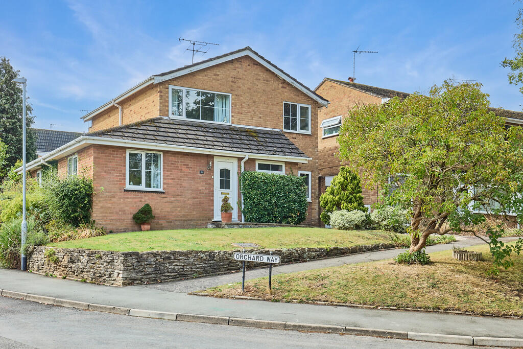 3-bed detached on Plott Lane, Stretton On Dunsmore, £375,000