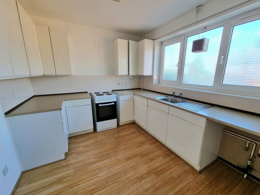 Bullfinch Road, St. Athan, CF62 photo 4