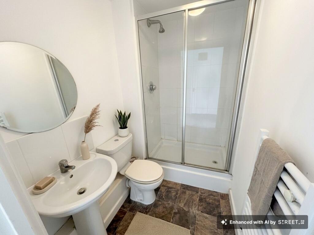 Apartment in Southampton - View 5