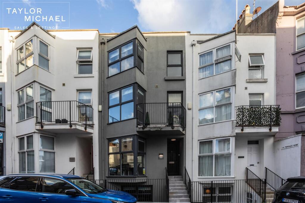 4 bedroom terraced house for rent