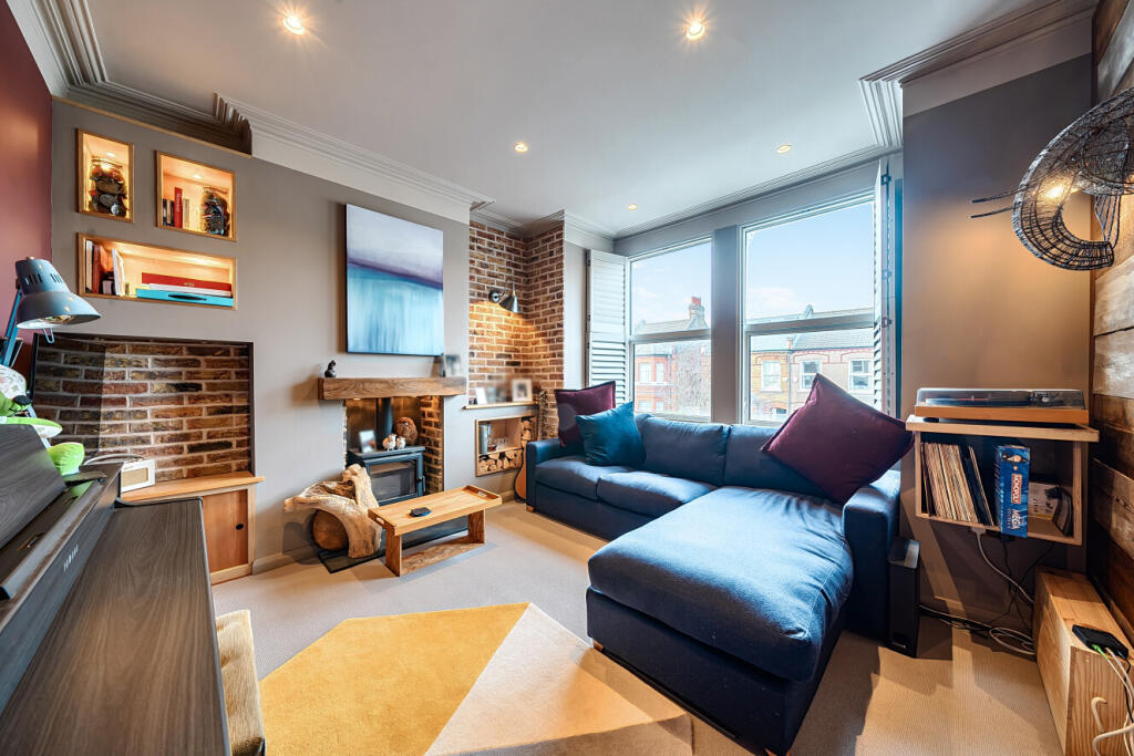 House in London - View 2
