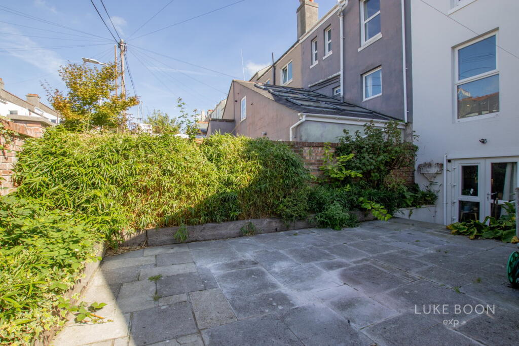 House in Plymouth - View 5