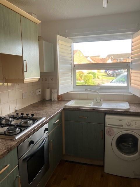 Shakespeare Crescent, Castleford photo 4