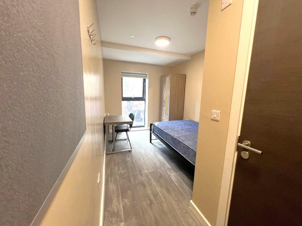 4 bedroom flat for rent