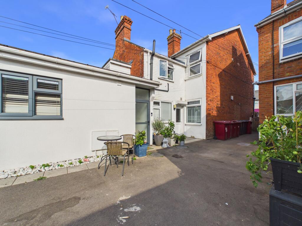 Main image of property: School Road, Tilehurst, RG31