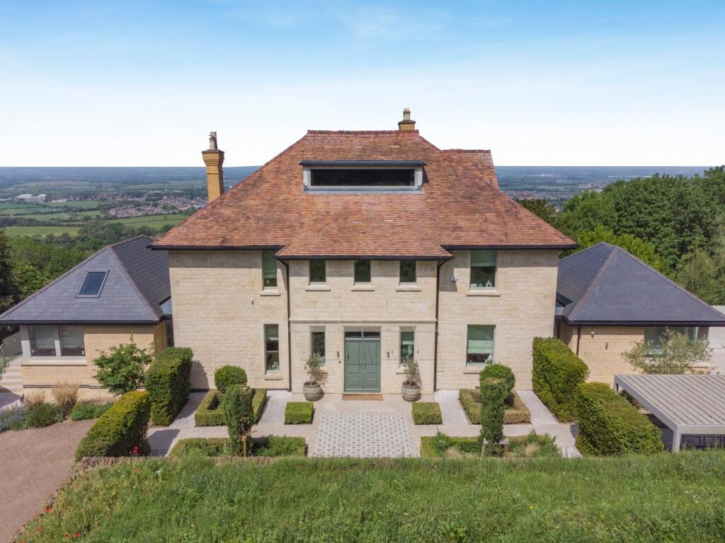 Main image of property: Cheltenham, Gloucestershire, GL52