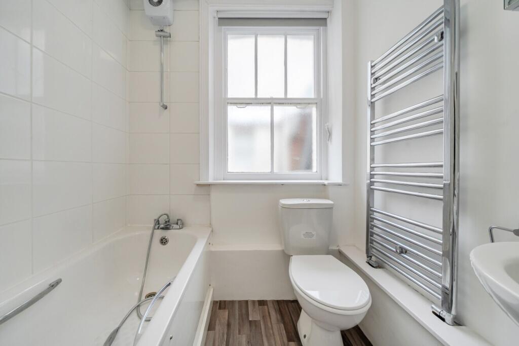 Apartment in London - More