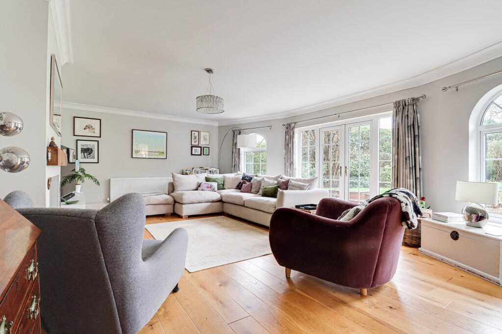 Castle Rise, Wheathampstead, Hertfordshire, AL4 photo 3