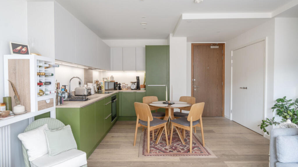 Apartment in London - View 5