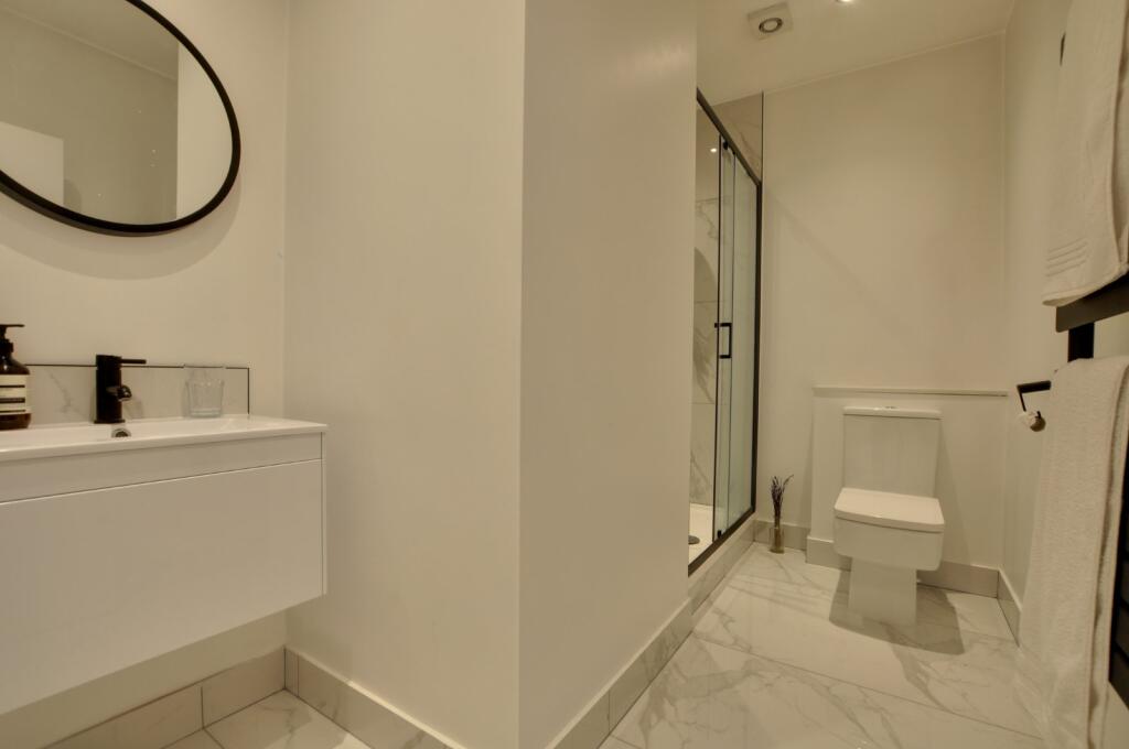 Apartment in Twickenham - More