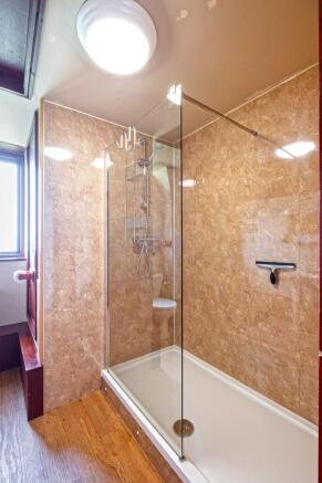 Whernside Cottage Shower Room