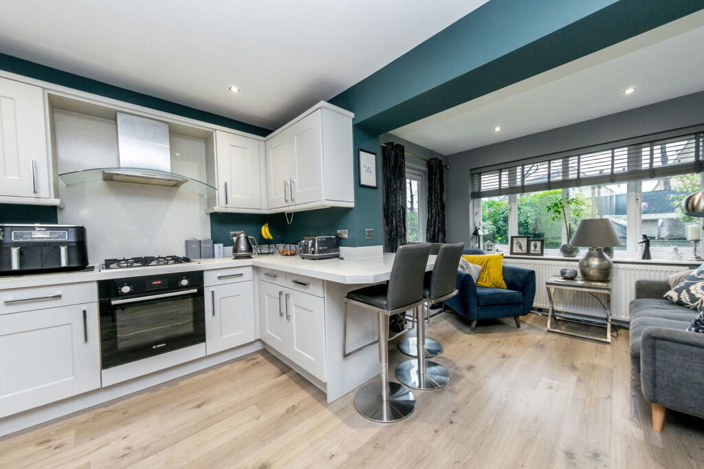 Round Hill Close, Skelmanthorpe, HD8 photo 3