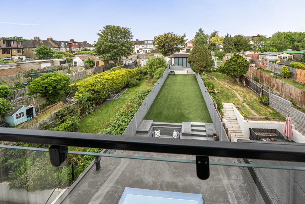 House in London - View 4