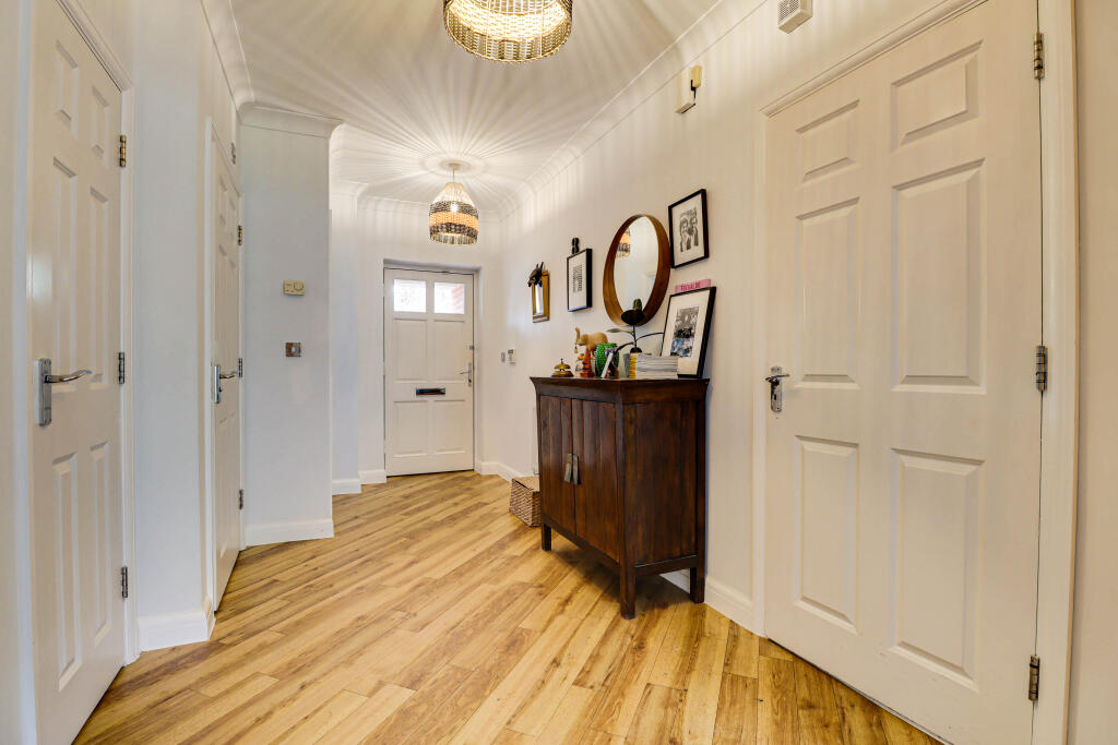 Additional image 11 of Beningfield Drive, London Colney, AL2