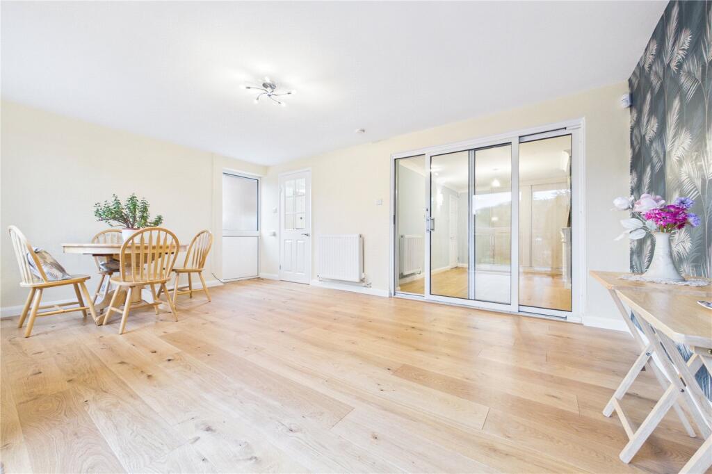 Brading Way, Purley on Thames, Reading, Berkshire, RG8 photo 4